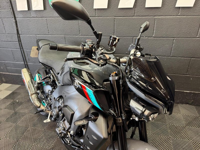 YAMAHA MT-10