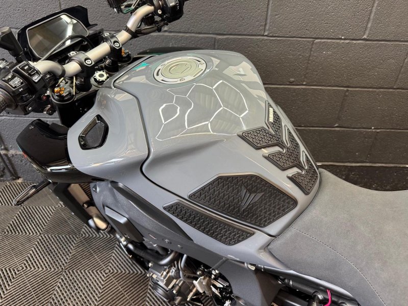 YAMAHA MT-10