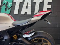 YAMAHA R1