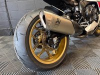 YAMAHA R1