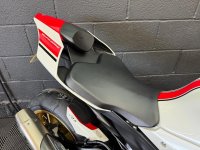 YAMAHA R1