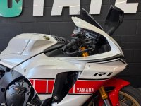 YAMAHA R1