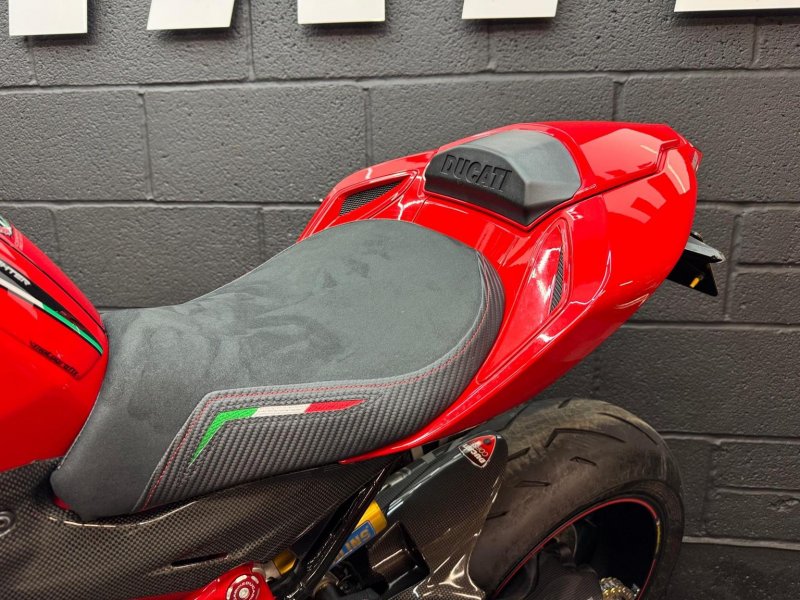 DUCATI Streetfighter