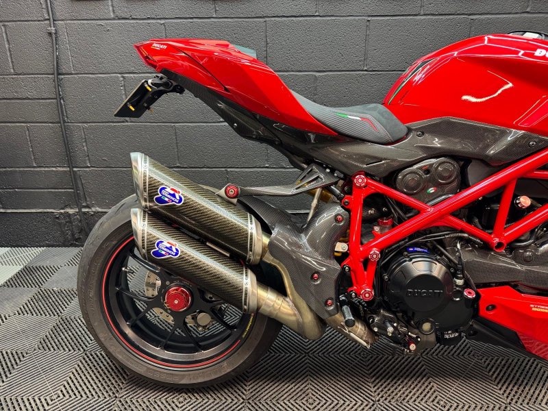 DUCATI Streetfighter
