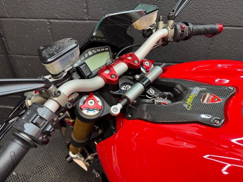 DUCATI Streetfighter