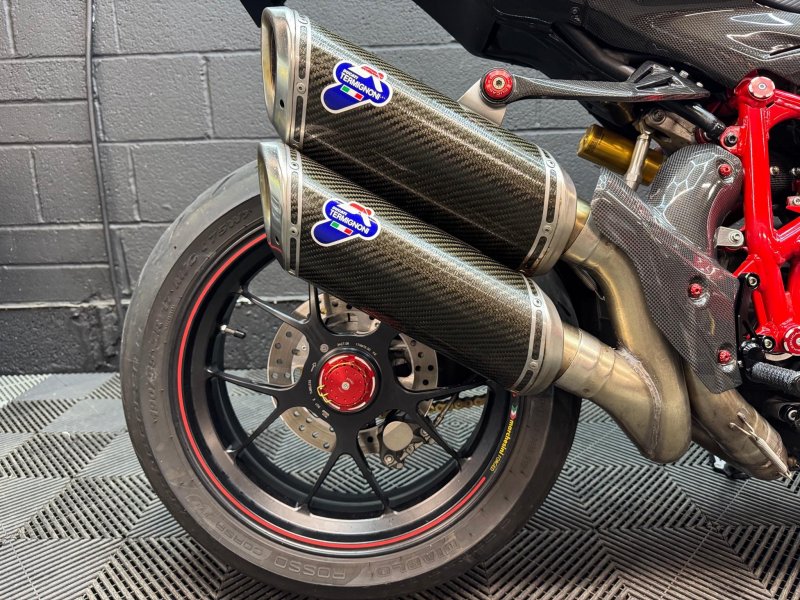 DUCATI Streetfighter