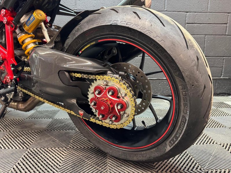 DUCATI Streetfighter