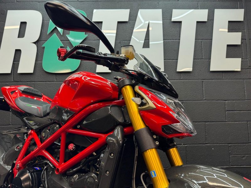 DUCATI Streetfighter