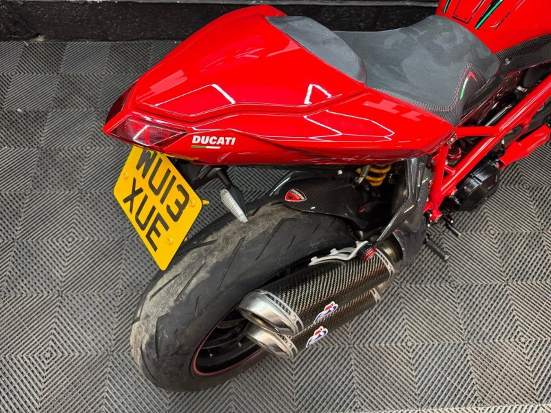 DUCATI Streetfighter