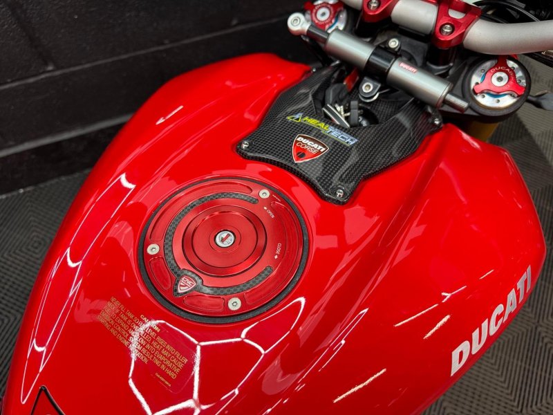 DUCATI Streetfighter