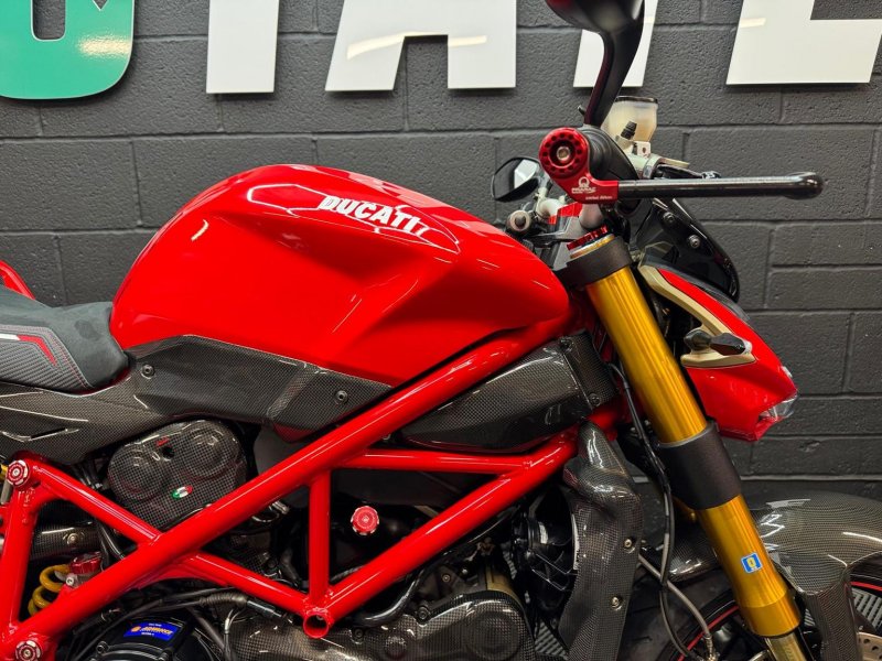 DUCATI Streetfighter