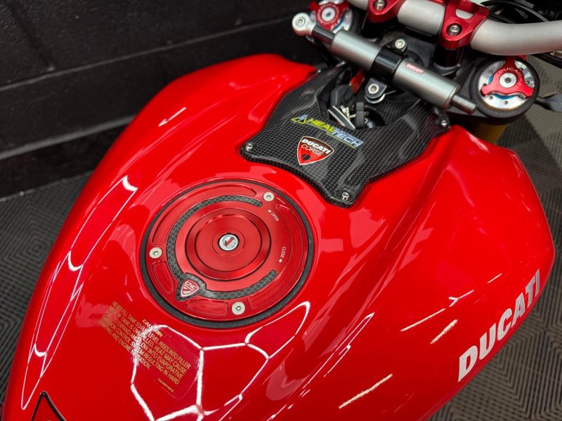 DUCATI Streetfighter