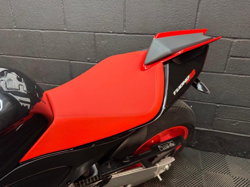 APRILIA Tuono 1100 V4