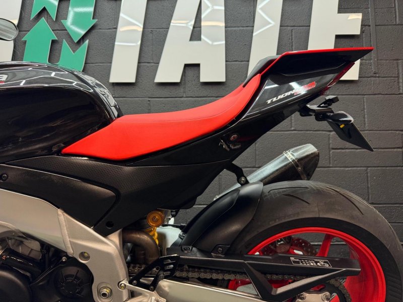 APRILIA Tuono 1100 V4