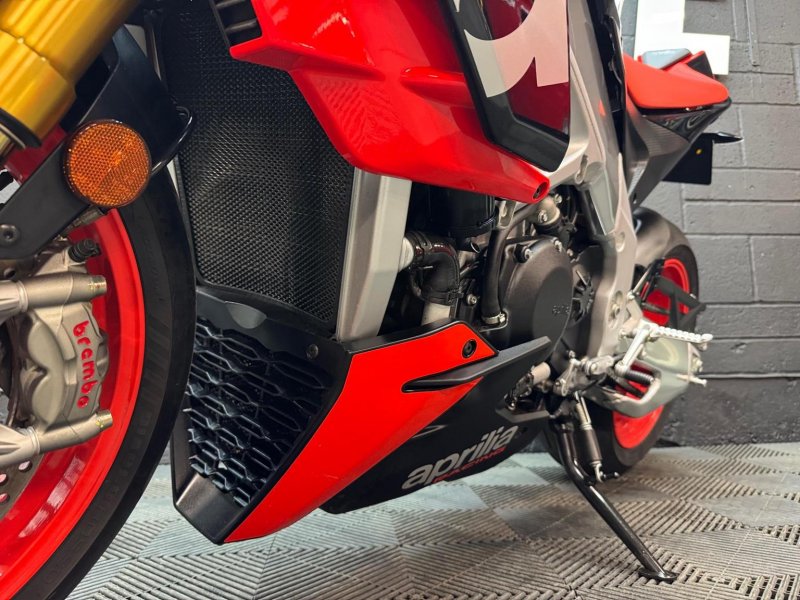 APRILIA Tuono 1100 V4