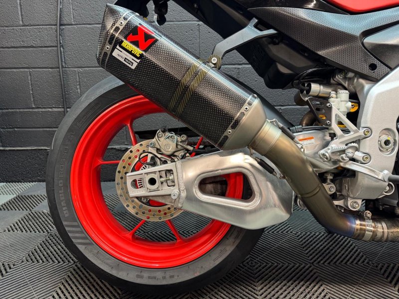 APRILIA Tuono 1100 V4
