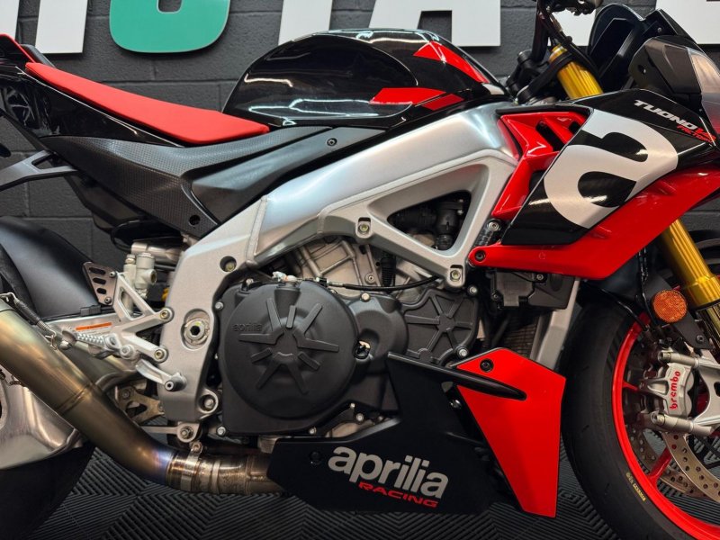 APRILIA Tuono 1100 V4