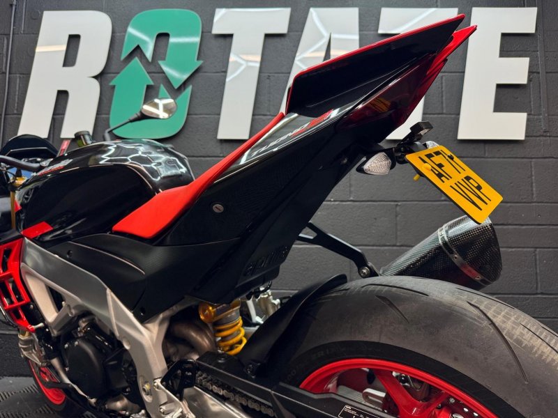APRILIA Tuono 1100 V4