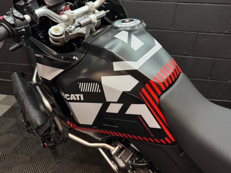 DUCATI 