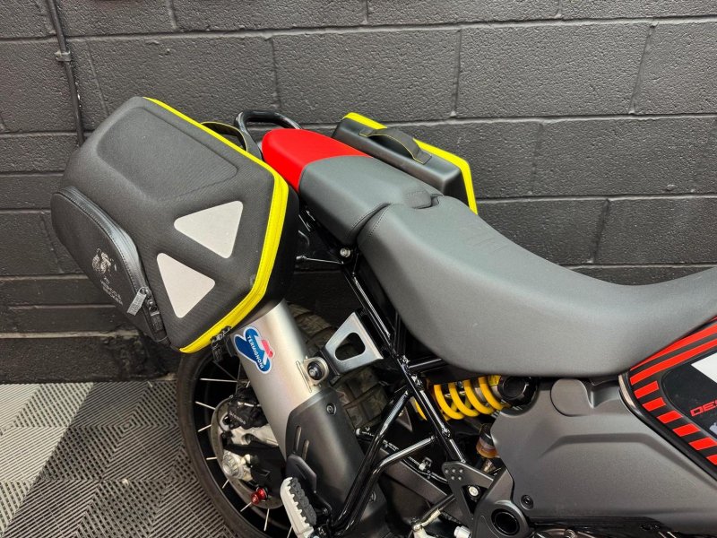 DUCATI 