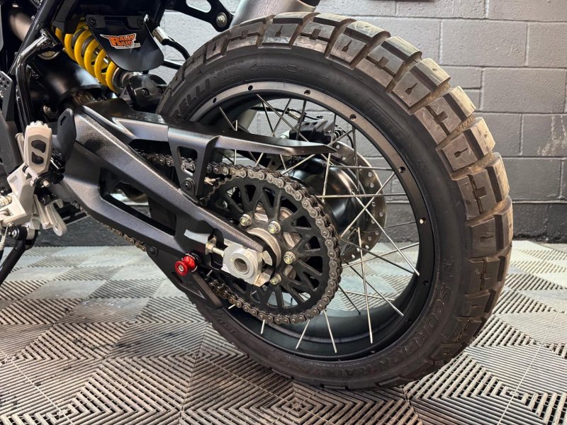 DUCATI 