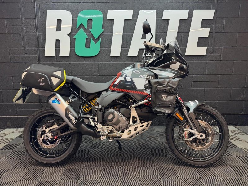 DUCATI 