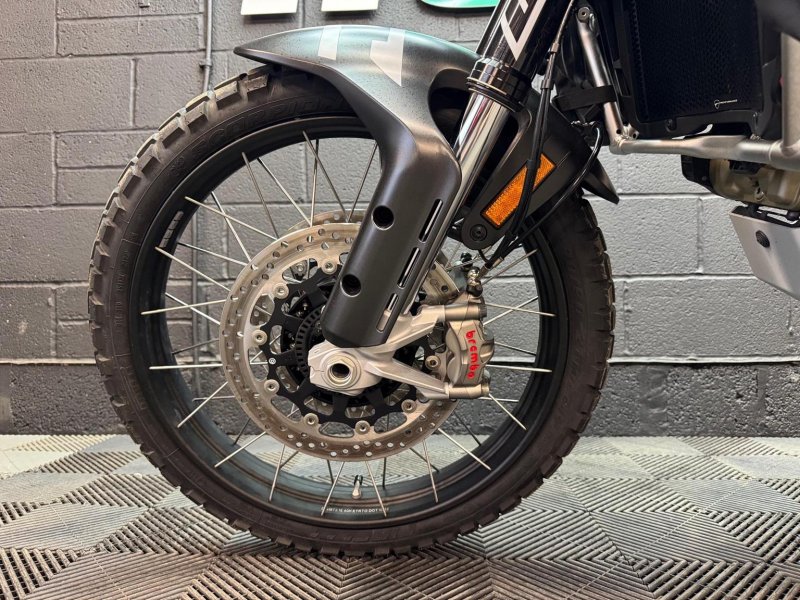DUCATI 
