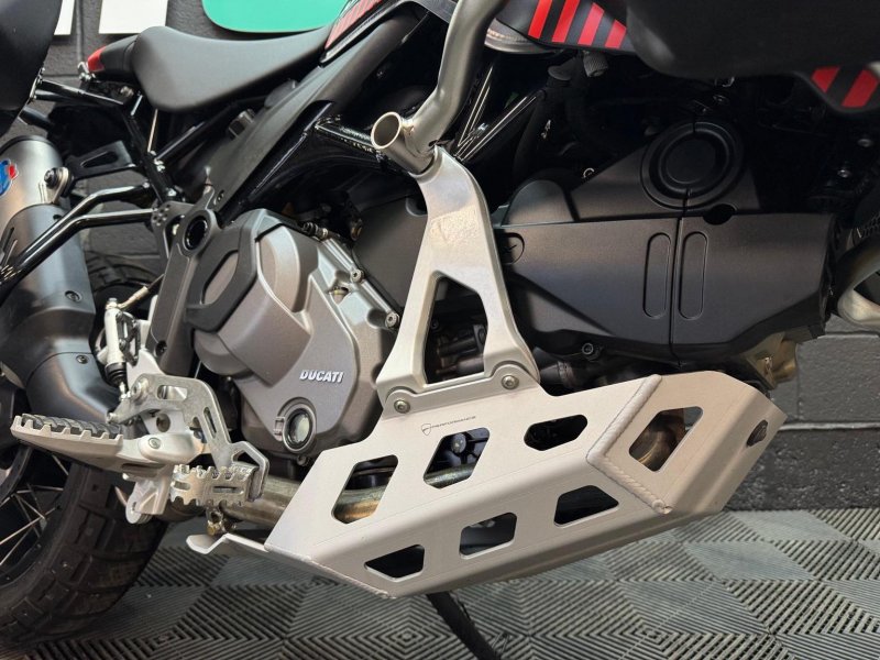 DUCATI 