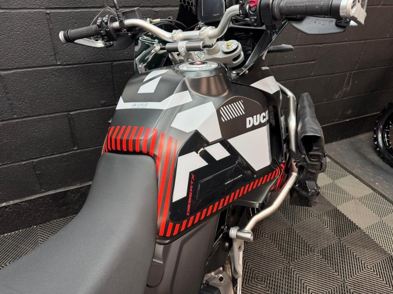 DUCATI 