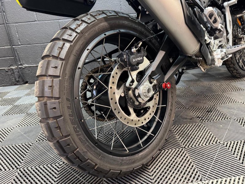 DUCATI 