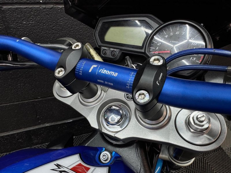 YAMAHA FZ1