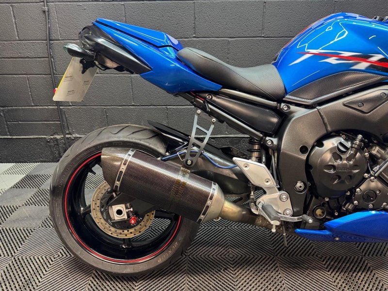 YAMAHA FZ1