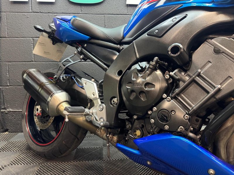 YAMAHA FZ1