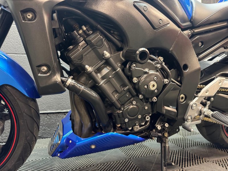 YAMAHA FZ1