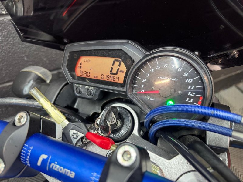 YAMAHA FZ1