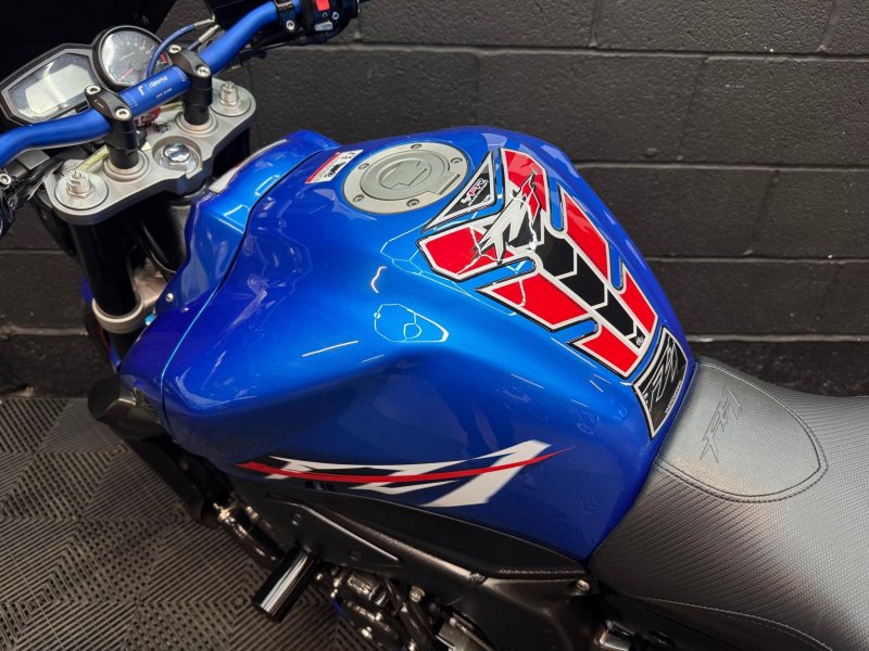 YAMAHA FZ1
