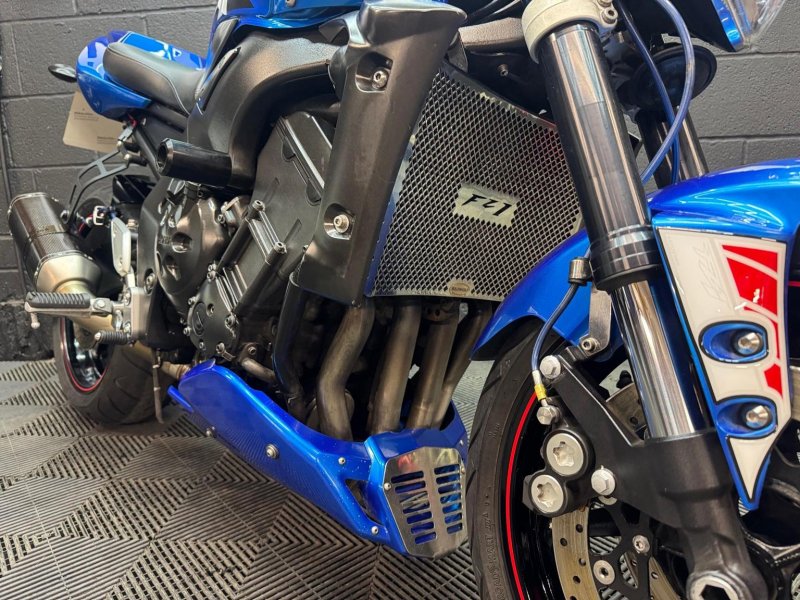 YAMAHA FZ1