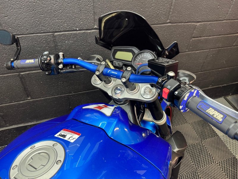 YAMAHA FZ1