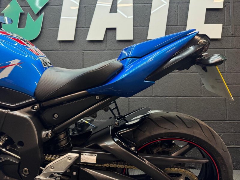 YAMAHA FZ1