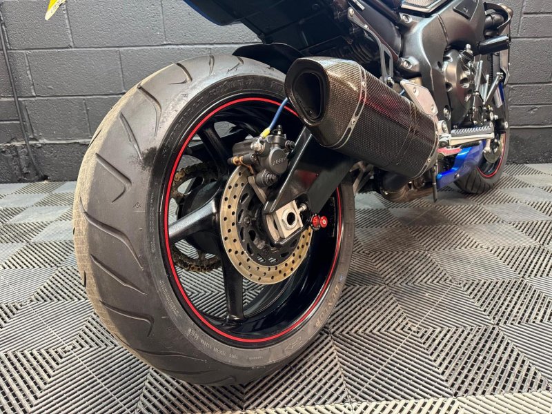 YAMAHA FZ1