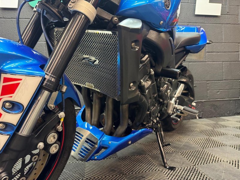 YAMAHA FZ1