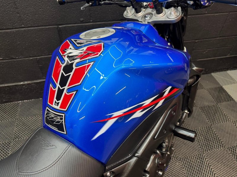 YAMAHA FZ1