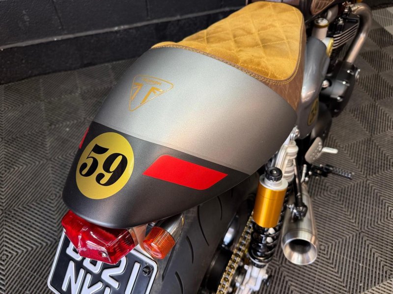 TRIUMPH THRUXTON 1200 RS