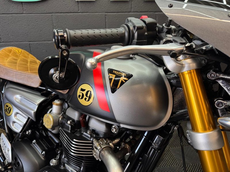 TRIUMPH THRUXTON 1200 RS