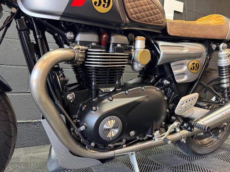TRIUMPH THRUXTON 1200 RS