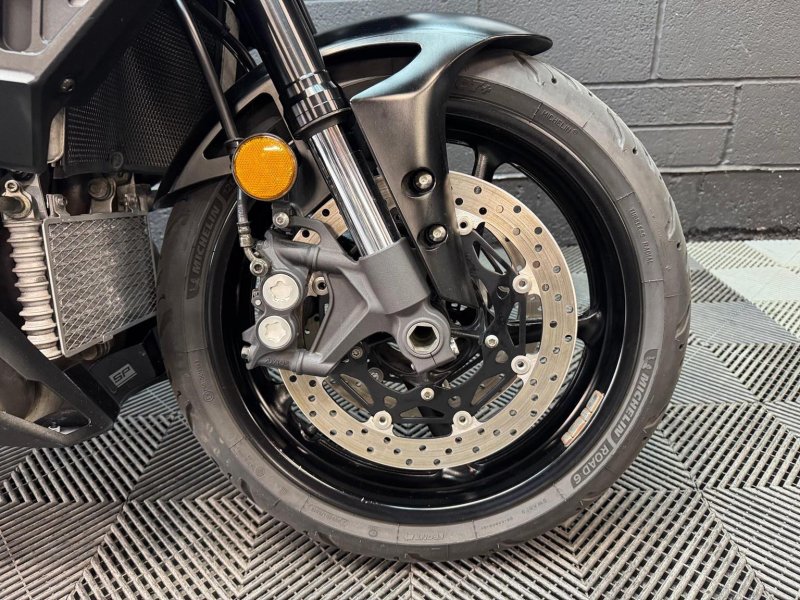 YAMAHA MT-10 Touring Edition