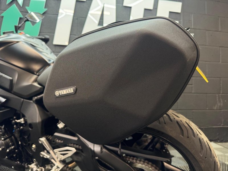 YAMAHA MT-10 Touring Edition
