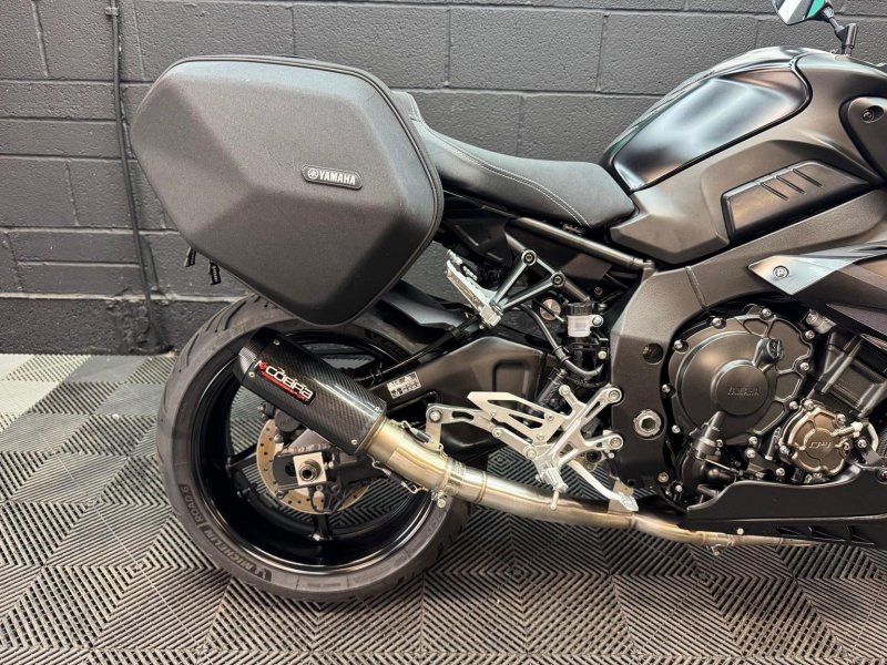 YAMAHA MT-10 Touring Edition