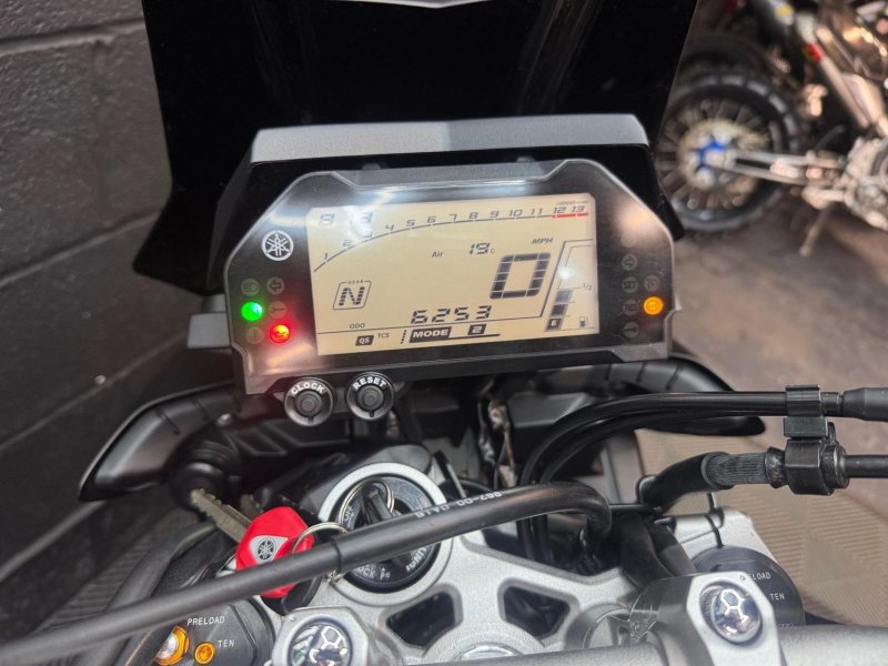 YAMAHA MT-10 Touring Edition