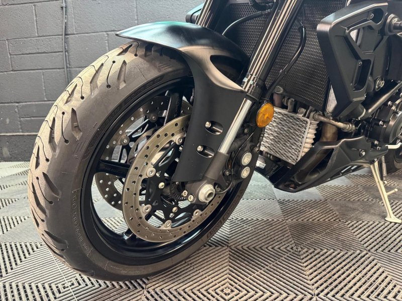 YAMAHA MT-10 Touring Edition